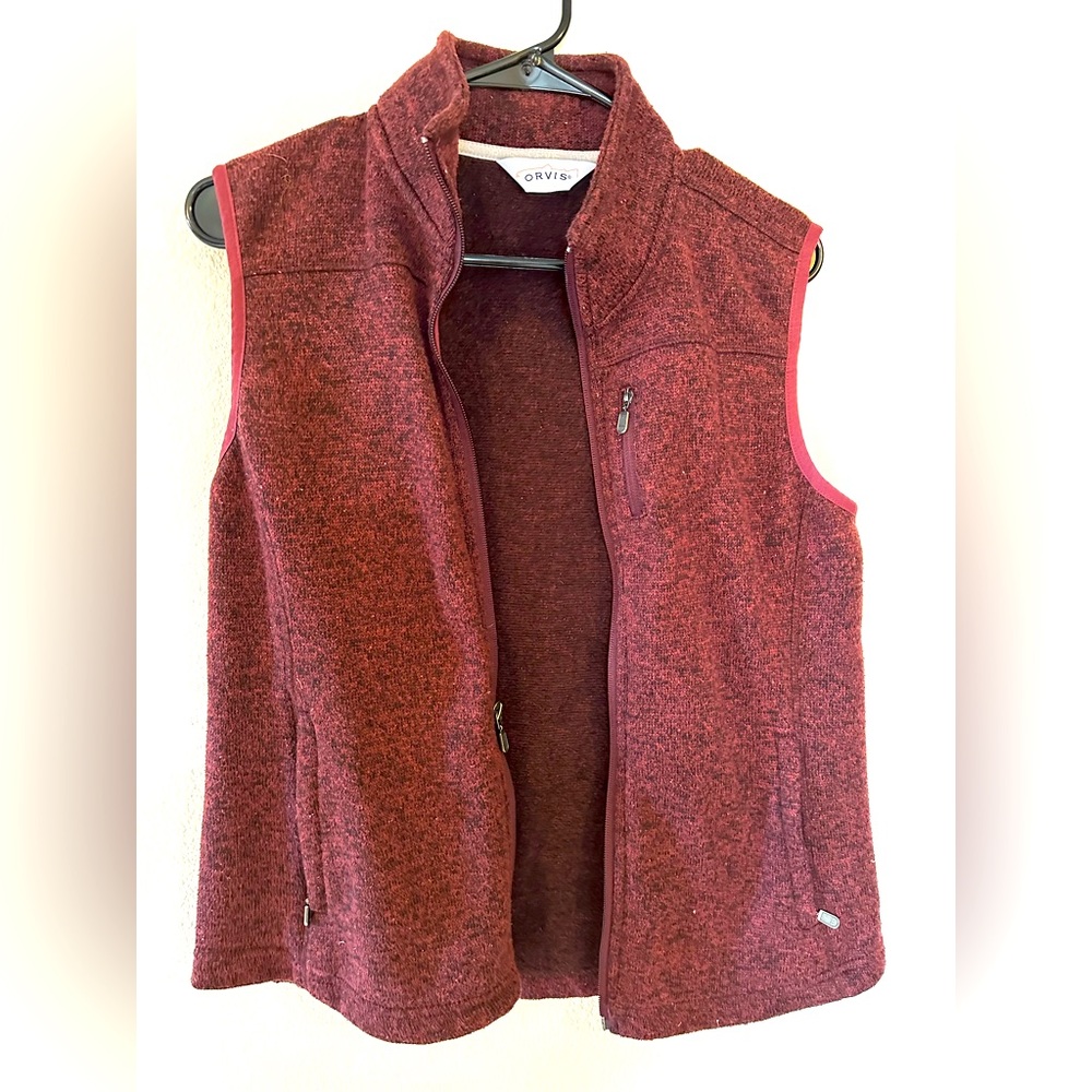 Orvis medium maroon vest
